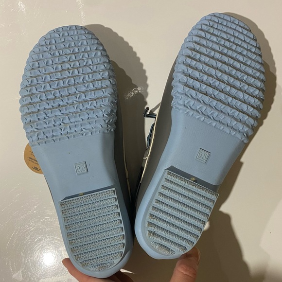 JBU slip on shoes- weather ready/all terra traction - Picture 6 of 6